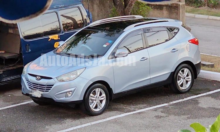 2013 Hyundai Tucson - Buy cars for sale in Kingston/St. Andrew