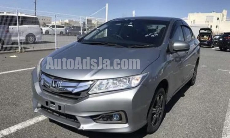 2015 Honda Grace - Buy cars for sale in St. Catherine