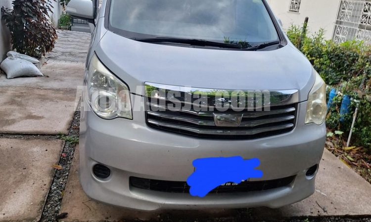 2012 Toyota Noah - Buy cars for sale in Kingston/St. Andrew