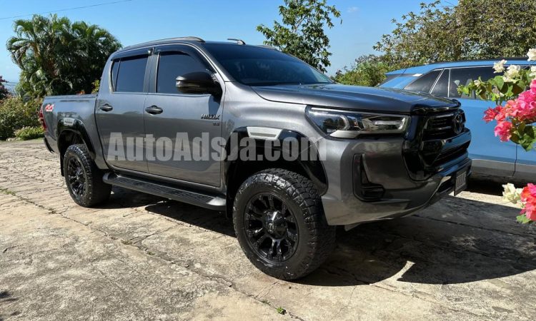 2018 Toyota Hilux - Buy cars for sale in Kingston/St. Andrew