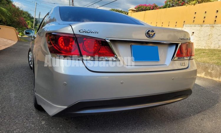 2013 Toyota Crown - Buy cars for sale in Kingston/St. Andrew