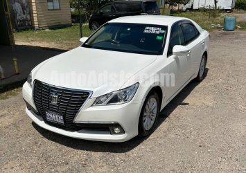 2013 Toyota Crown - Buy cars for sale in St. James