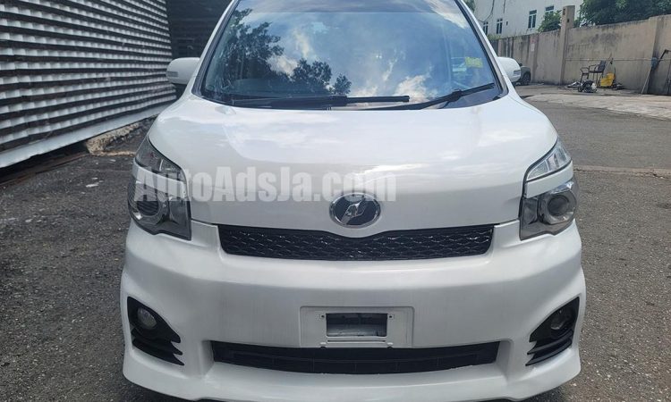 2012 Toyota VOXY - Buy cars for sale in Kingston/St. Andrew