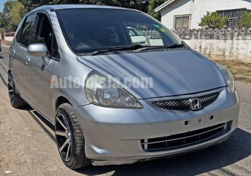 2004 Honda Fit - Buy cars for sale in Kingston/St. Andrew