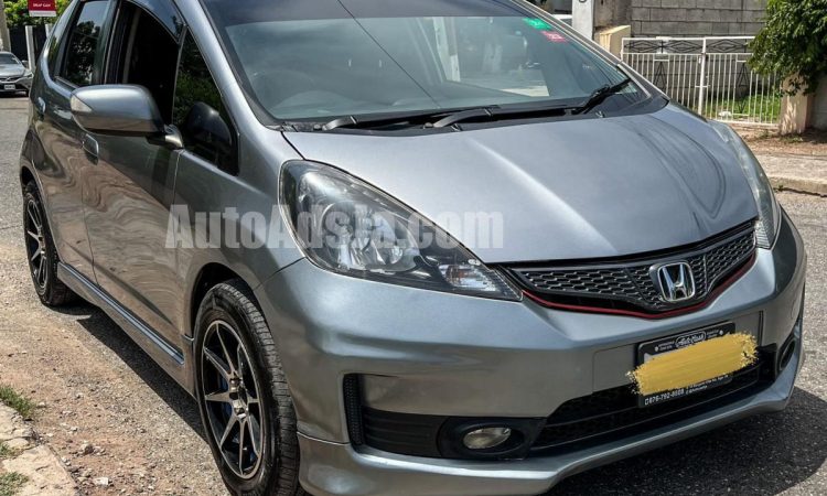 2011 Honda Fit - Buy cars for sale in Kingston/St. Andrew