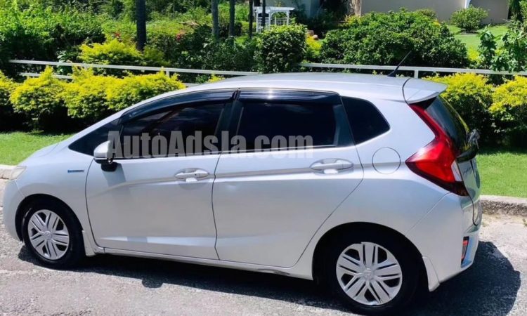 2014 Honda Fit - Buy cars for sale in Kingston/St. Andrew