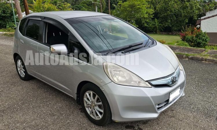 2012 Honda Fit - Buy cars for sale in Kingston/St. Andrew