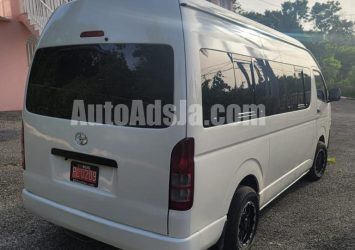 2012 Toyota Hiace - Buy cars for sale in Clarendon