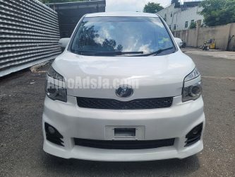 2012 Toyota VOXY - Buy cars for sale in Kingston/St. Andrew