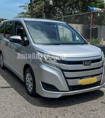 2017 Toyota Noah - Buy cars for sale in Kingston/St. Andrew