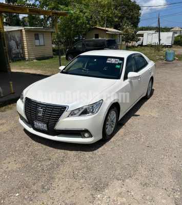 2013 Toyota Crown - Buy cars for sale in St. James