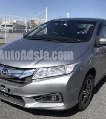 2015 Honda Grace - Buy cars for sale in St. Catherine