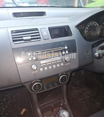 2005 Suzuki Swift - Buy cars for sale in Kingston/St. Andrew