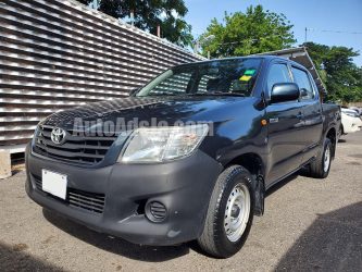 2013 Toyota HILUX - Buy cars for sale in Kingston/St. Andrew