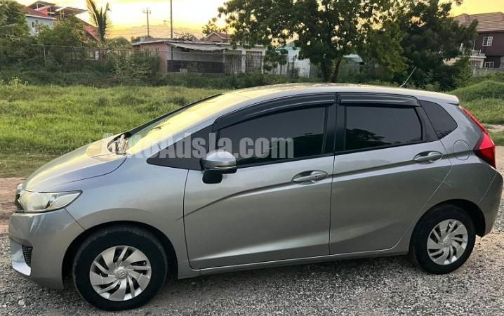 2016 Honda Fit - Buy cars for sale in Kingston/St. Andrew
