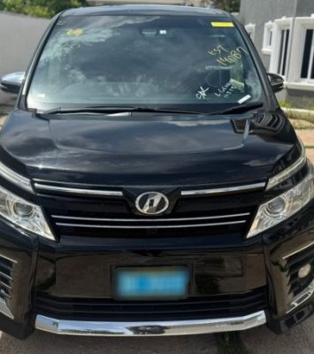 2016 Toyota Voxy ZS (KM0213962) - Buy cars for sale in Kingston/St. Andrew