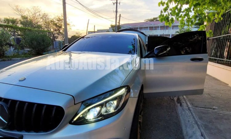 2014 Mercedes-Benz Benz - Buy cars for sale in Kingston/St. Andrew