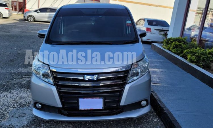 2014 Toyota Noah - Buy cars for sale in Kingston/St. Andrew