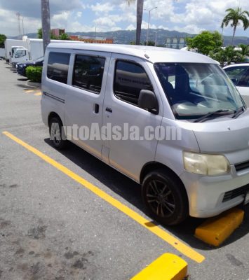 2010 Toyota Liteacetownace - Buy cars for sale in Kingston/St. Andrew