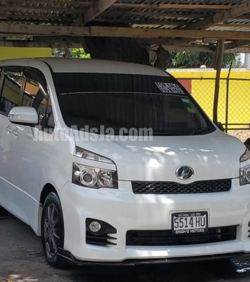 2012 Toyota Van - Buy cars for sale in St. Catherine