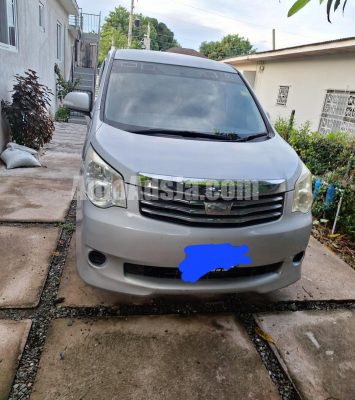 2012 Toyota Noah - Buy cars for sale in Kingston/St. Andrew