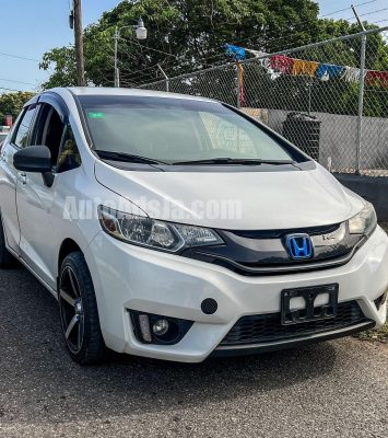 2015 Honda Fit - Buy cars for sale in Kingston/St. Andrew