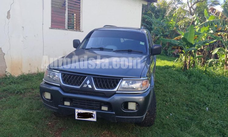 2005 Mitsubishi Montero - Buy cars for sale in St. Catherine
