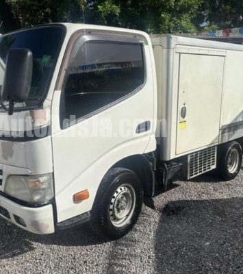 2013 Toyota Toyoace - Buy cars for sale in St. Catherine