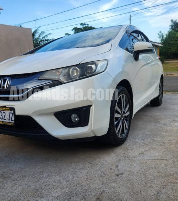 2014 Honda fit - Buy cars for sale in Trelawny