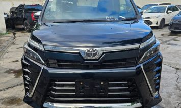2020 Toyota Voxy (KM0213933) - Buy cars for sale in Kingston/St. Andrew