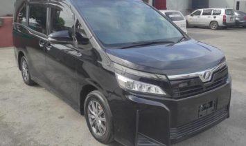 2018 Toyota Voxy (KM0214052) - Buy cars for sale in Kingston/St. Andrew