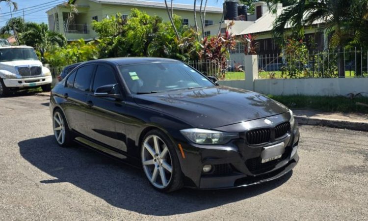 2016 BMW 328i (KM0214062) - Buy cars for sale in Kingston/St. Andrew