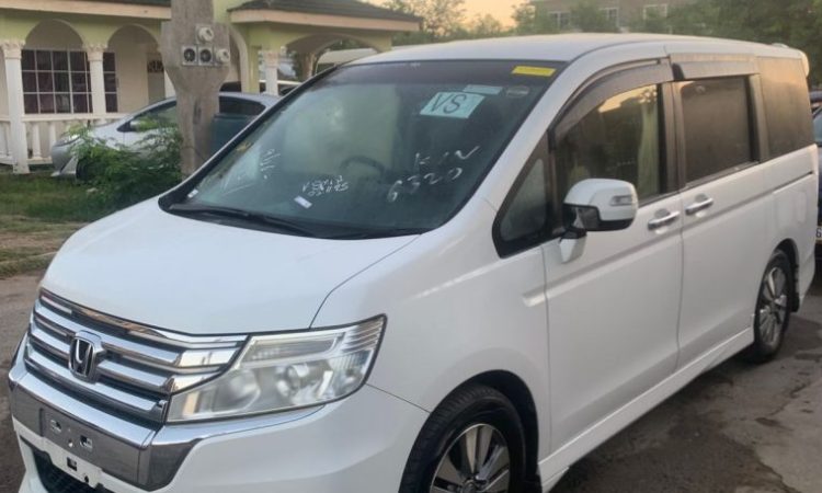 2015 Honda Stepwagon Spada (KM0215028) - Buy cars for sale in Kingston/St. Andrew