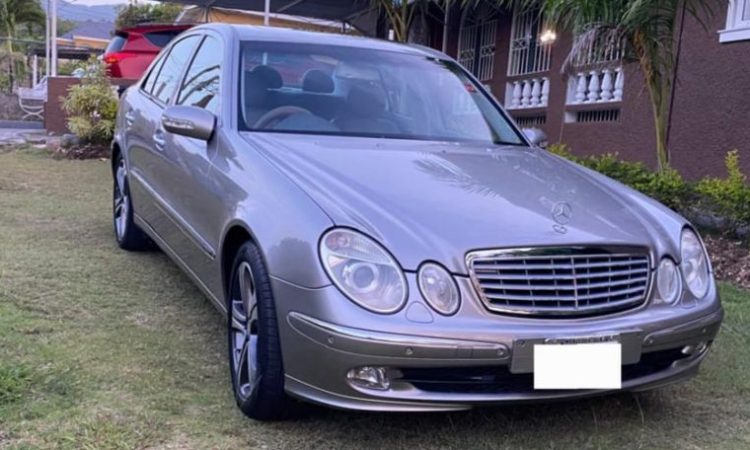 2005 Mercedes-Benz E200 (KM0215068) - Buy cars for sale in Kingston/St. Andrew