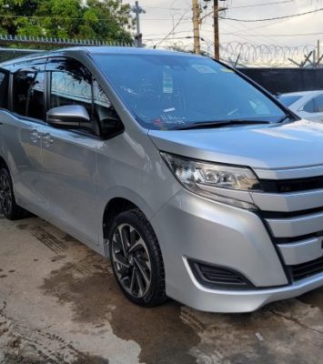 2018 Toyota Noah (KM0213837) - Buy cars for sale in Kingston/St. Andrew