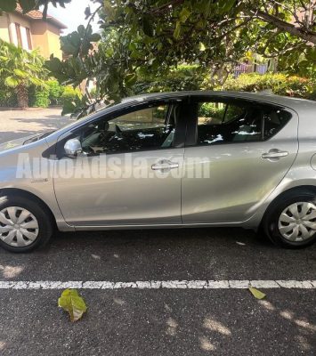 2017 Toyota Aqua - Buy cars for sale in St. James