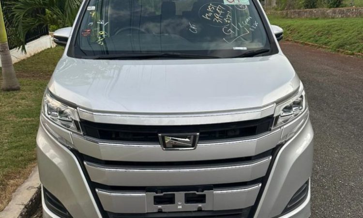 2020 Toyota Noah (KM0215018) - Buy cars for sale in Kingston/St. Andrew