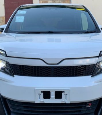 2018 Toyota Voxy ZS GR (KM0215084) - Buy cars for sale in Kingston/St. Andrew