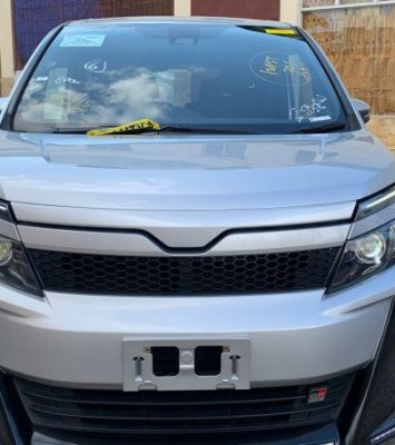 2020 Toyota Voxy ZS GR Sport (KM0214222) - Buy cars for sale in Kingston/St. Andrew