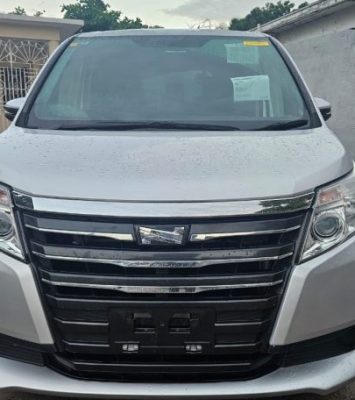 2016 Toyota Noah (KM0214236) - Buy cars for sale in Kingston/St. Andrew