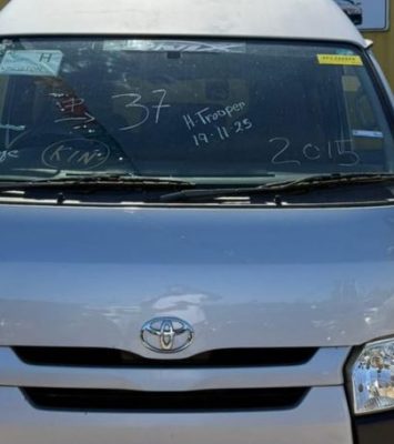 2015 Toyota Hiace (KM0214239) - Buy cars for sale in Kingston/St. Andrew